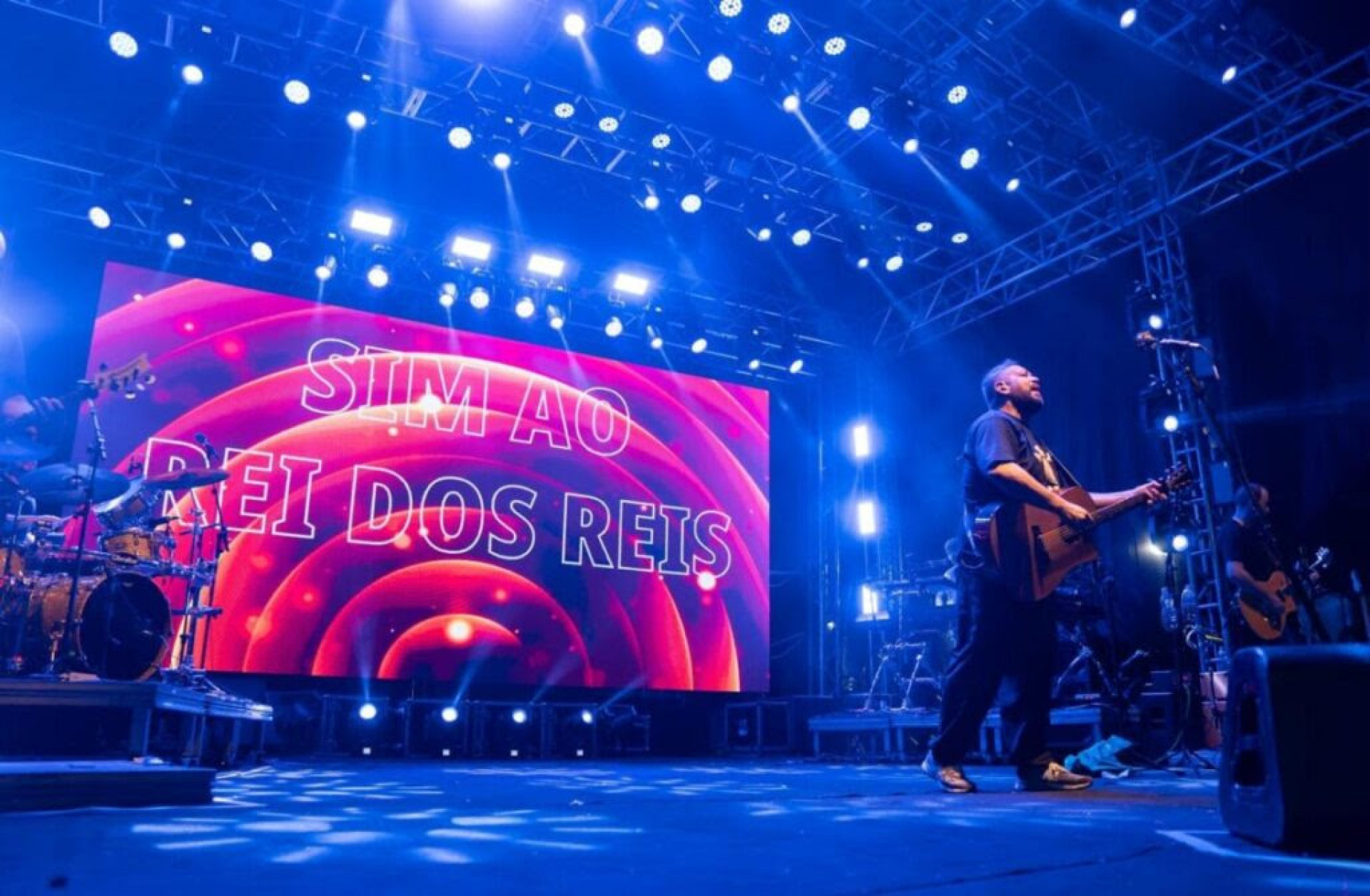 Show de Fernandinho reúne milhares de fiéis - Ascom