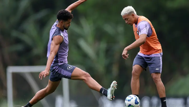 Botafogo pode ter retorno de Jordan Barrera, que treina com bola