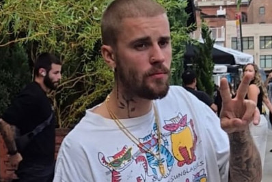 ‘Dói até pra cantar’: Justin Bieber revela ter sofrido lesão na costela 