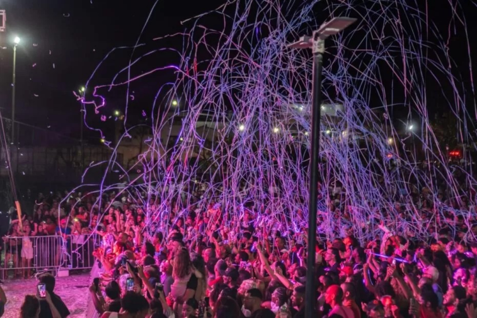 Pixote leva milhares de pessoas à Praça da Tia Uia - Ascom