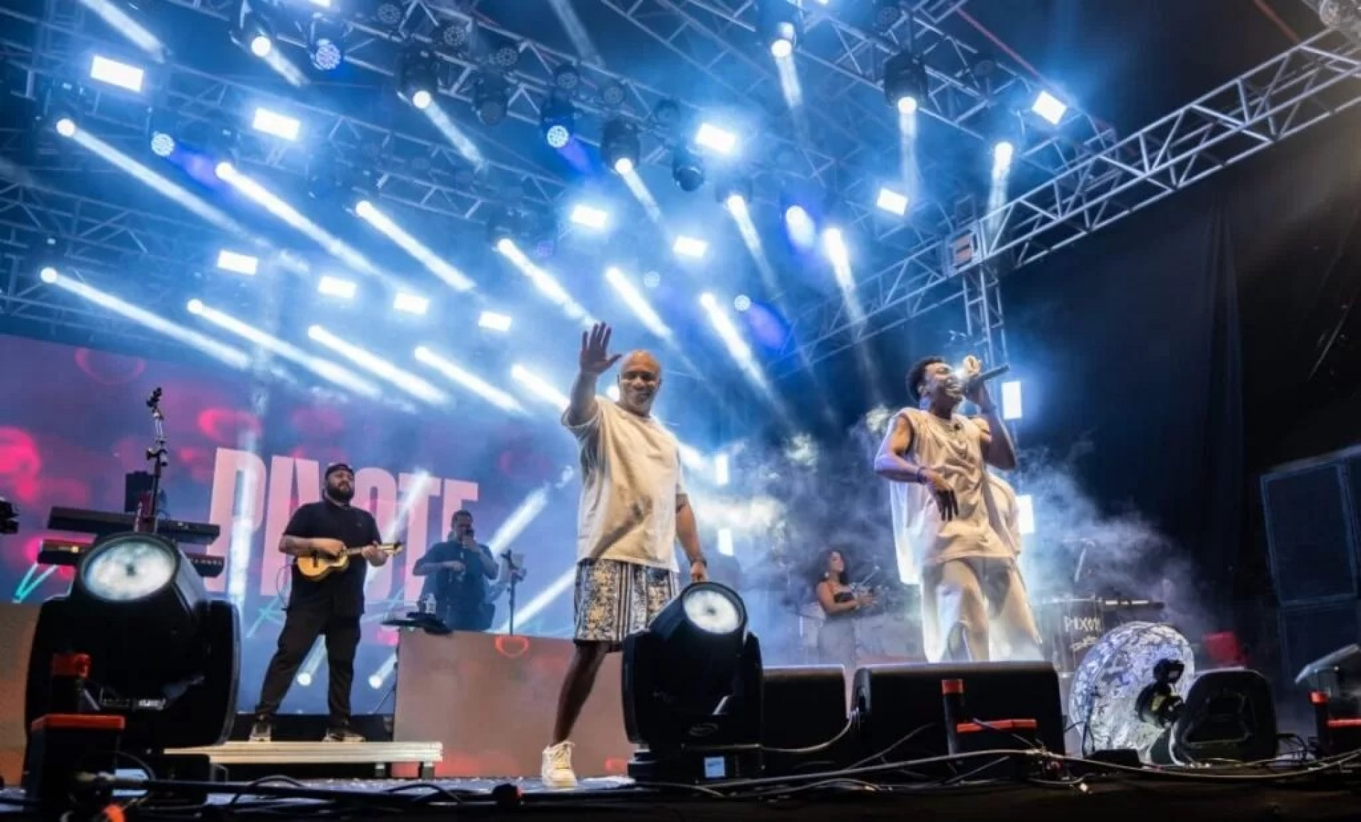 Pixote leva milhares de pessoas à Praça da Tia Uia - Ascom