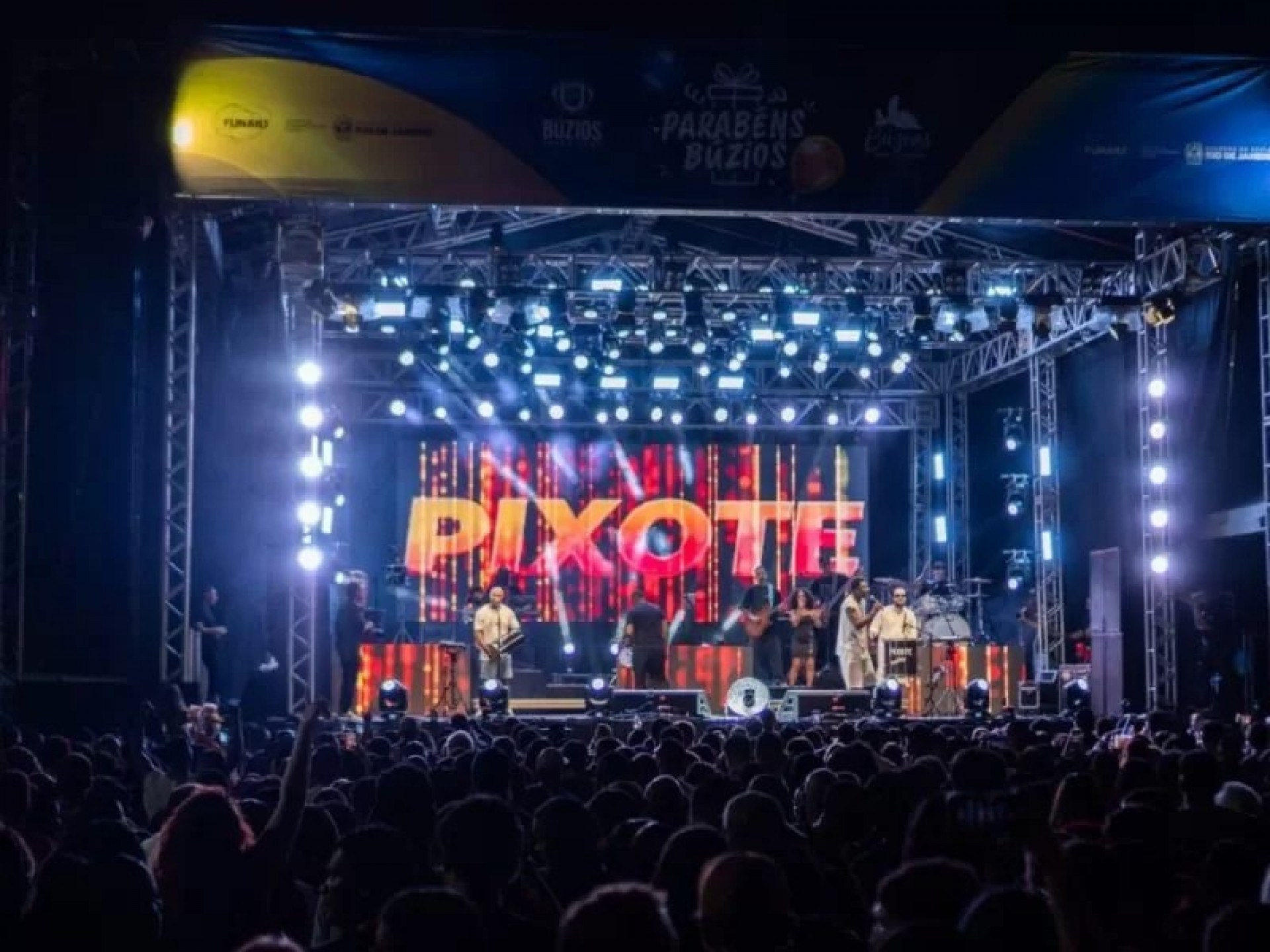 Pixote leva milhares de pessoas à Praça da Tia Uia - Ascom