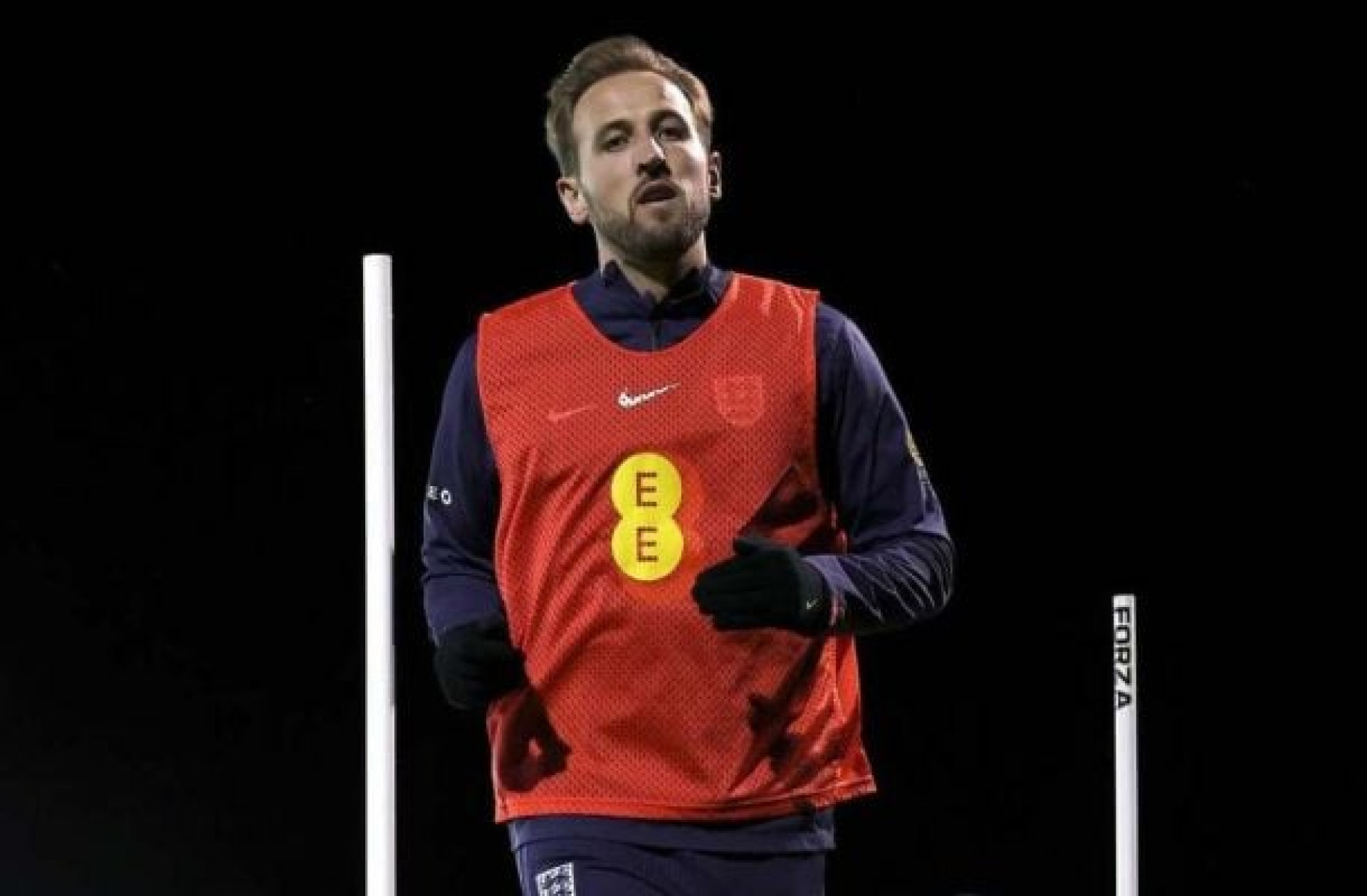 Alb&acirc;nia x Inglaterra: onde assistir, escala&ccedil;&otilde;es e arbitragem