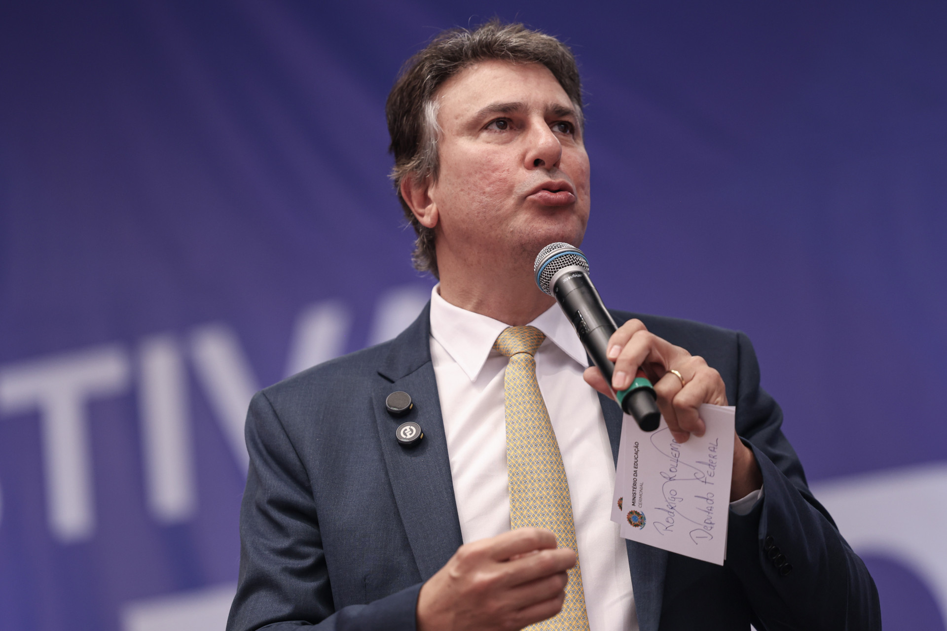 Camilo Santana diz que governo deseja aprovar PEC contra escala 6x1