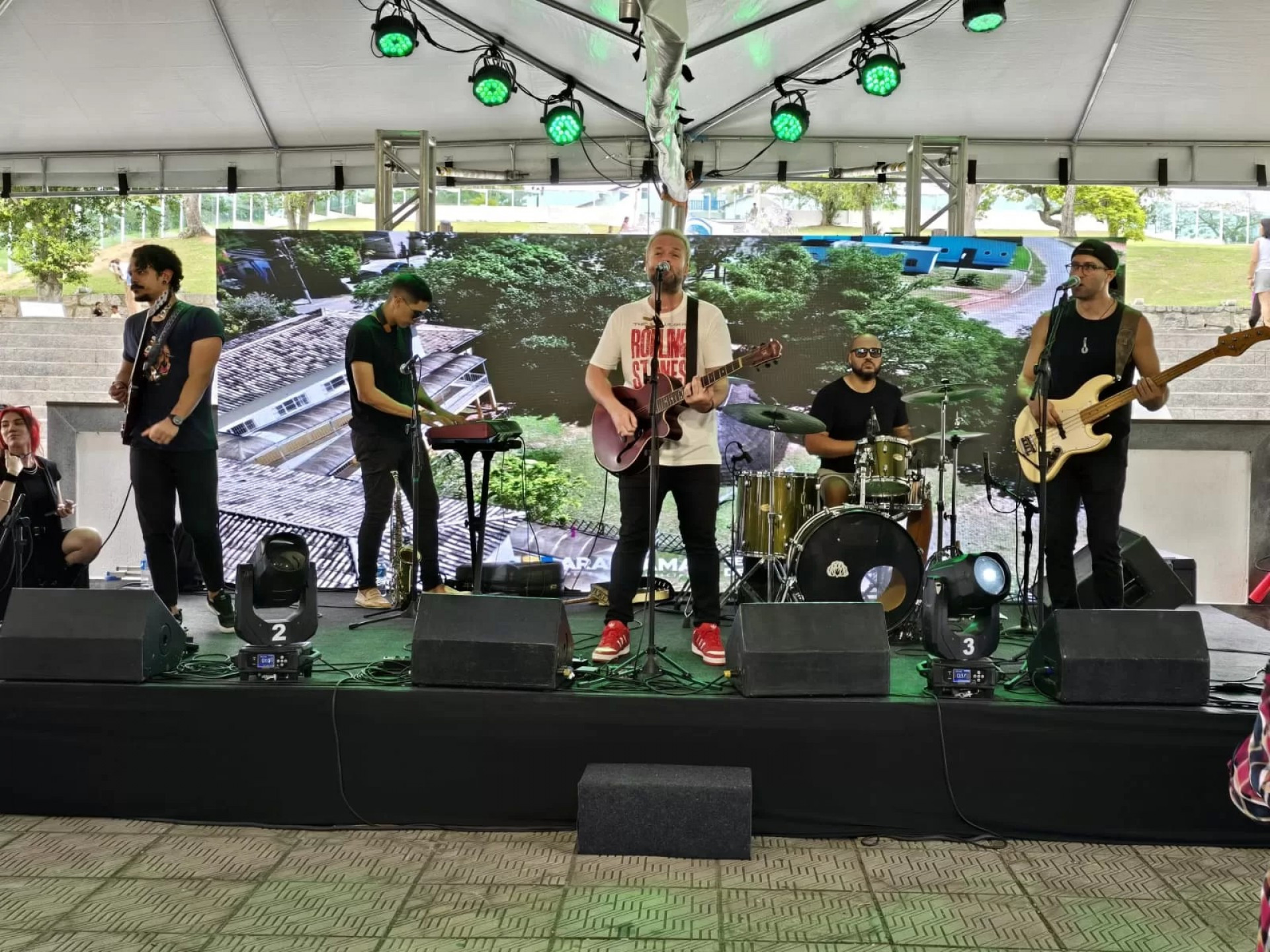 Sucesso da exposição de veículos antigos - Ascom