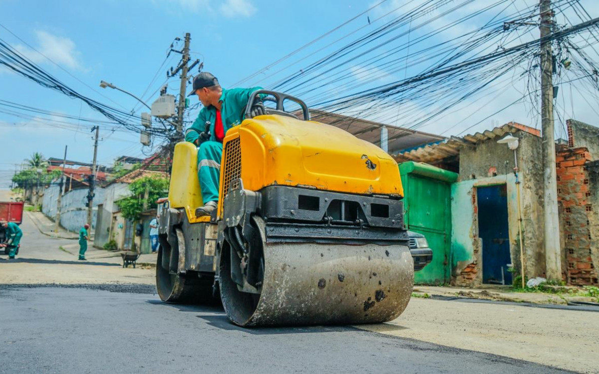Serviços de nivelamento e recapeamento melhoram mobilidade e trazem mais segurança para os moradores

