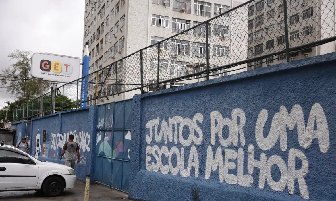 Metade dos envolvidos com tráfico de drogas não chega ao ensino médio