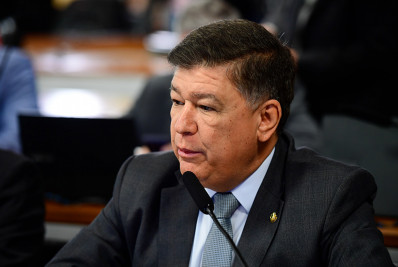 Presidente da CPMI do INSS pede suspensão por seis meses da cobrança de consignado