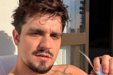Luan Santana surge sem camisa e recebe elogios: 'Gato demais'