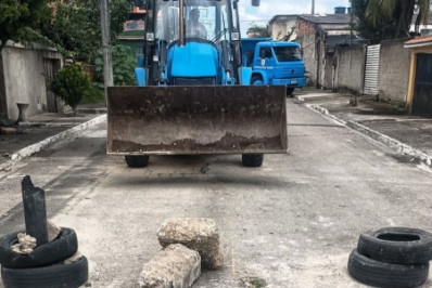 Duque de Caxias retira mais de 500 toneladas de barricadas