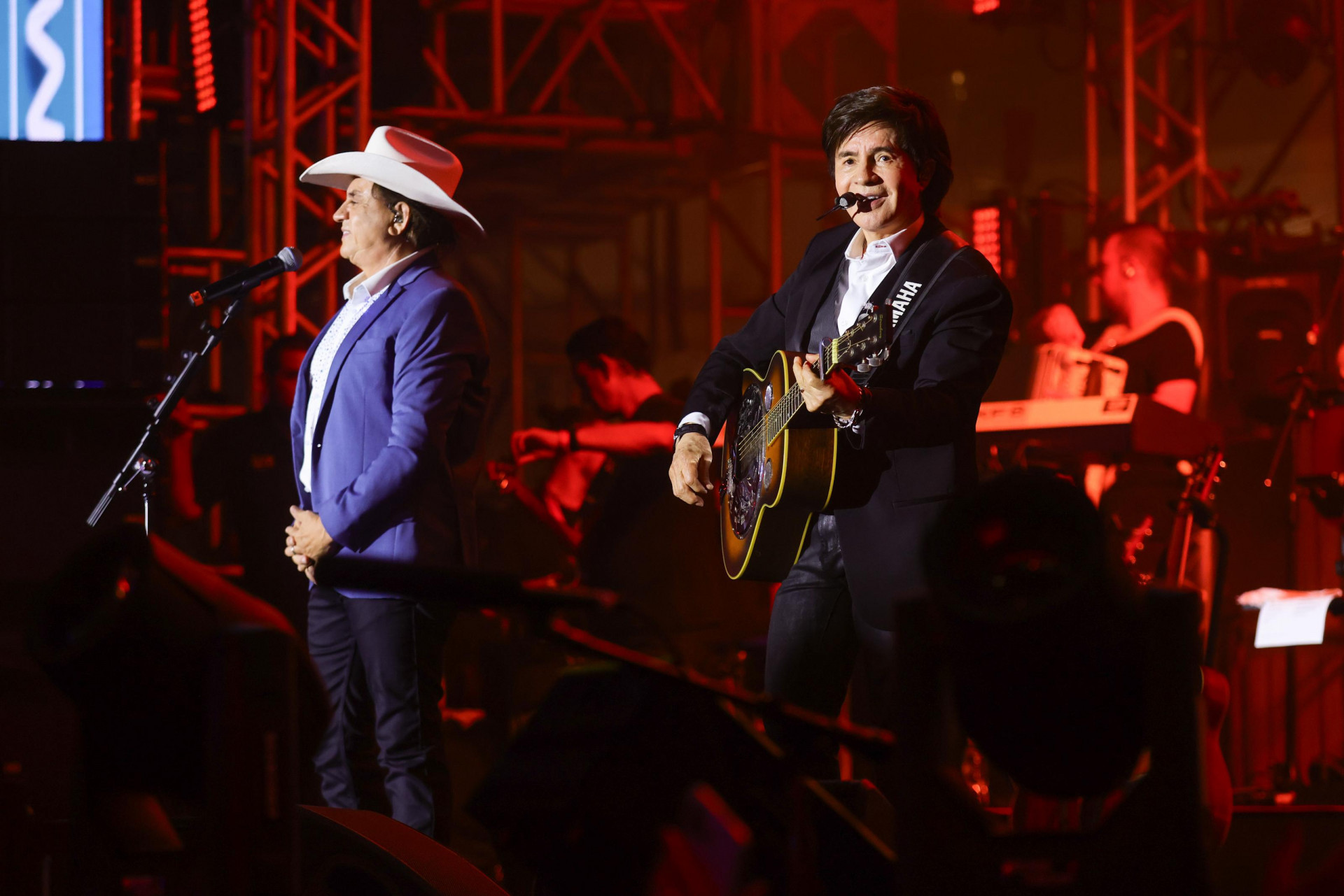 Chitãozinho e Xororó fazem show em navio - Lucas Ramos / Brazil News