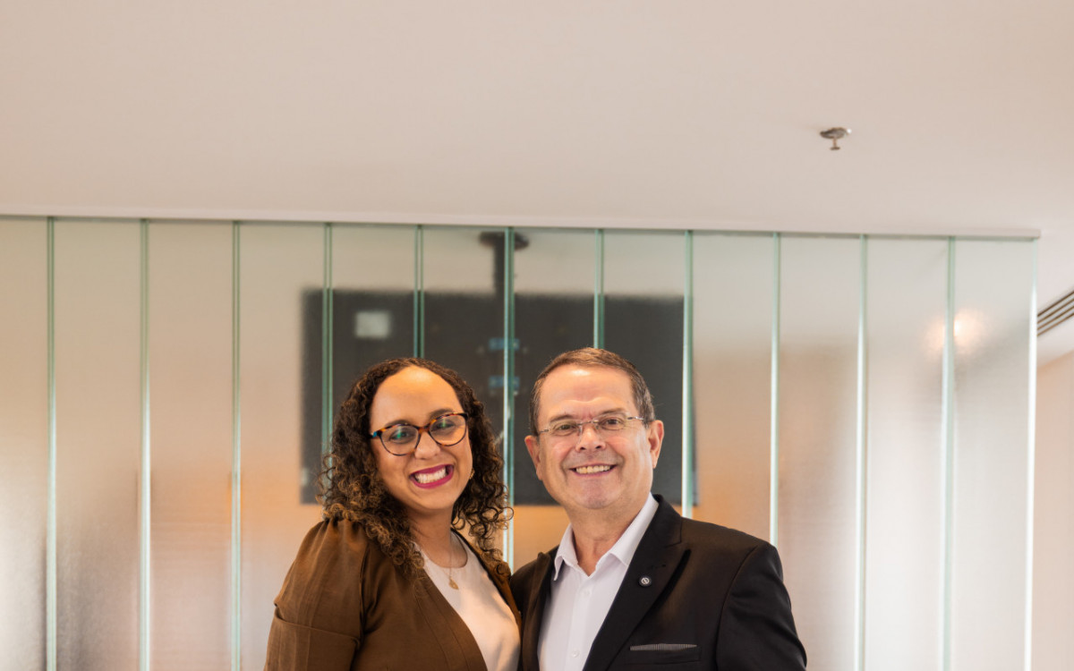 No Papo do Dia, Sidney Rezende conversa com Ana Carolina Damasio, do Sebrae Rio, sobre como empreender no ramo de salões de beleza 