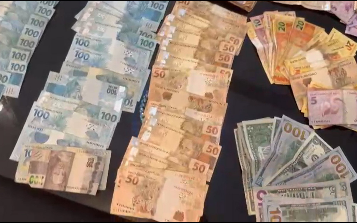 Poliçada apreendeu cerca de R$ 100 mil em espécie