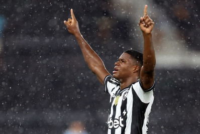 Kadir brilha, Botafogo vira sobre o Sport e entra no G-5 do Brasileiro