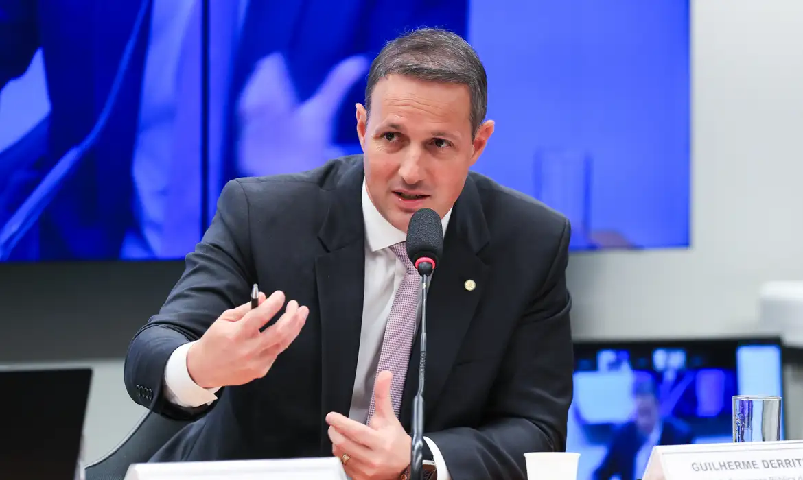 Delegado assume Secretaria de Segurança em SP no lugar de Derrite