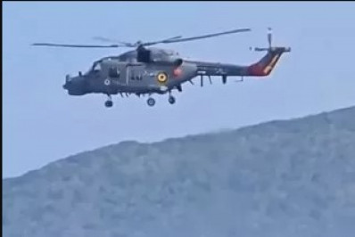 Marinha realiza treinamento de mergulhadores na Praia do Peró, em Cabo Frio