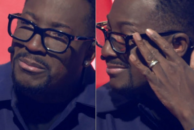 Vídeo: Mumuzinho vai às lágrimas ao lembrar do pai no 'The Voice Brasil'