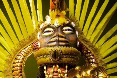 Império Serrano revela fantasia da ala que vai abrir desfile de 2026