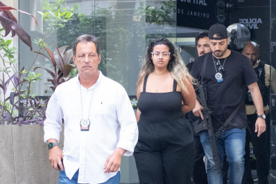 Suspeita de mandar matar mãe da enteada é levada para presídio em Benfica