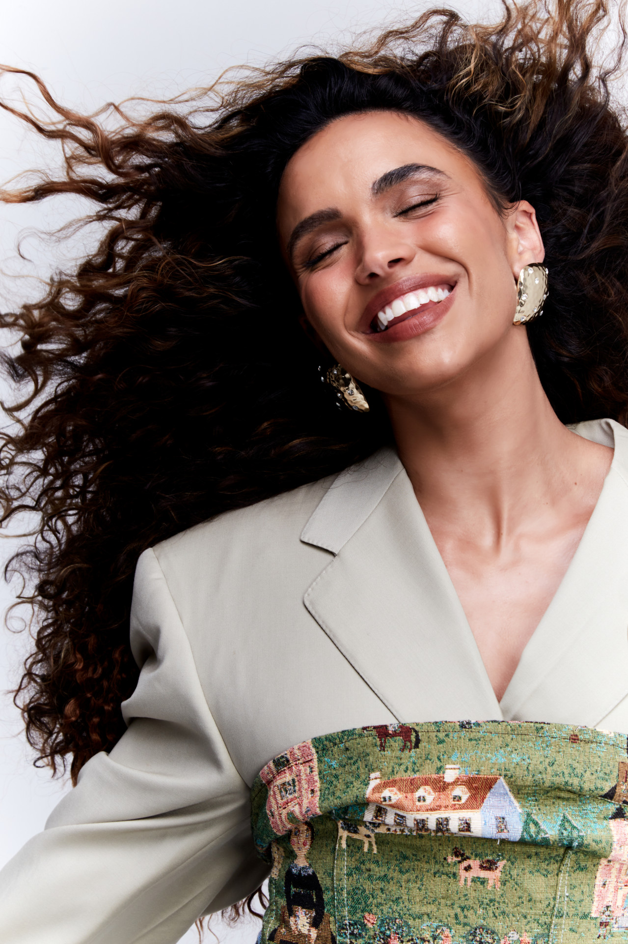 Giovana Cordeiro revela segredos dos cachos e fala sobre megahair  - Maria Magalh&atilde;es / Divulga&ccedil;&atilde;o