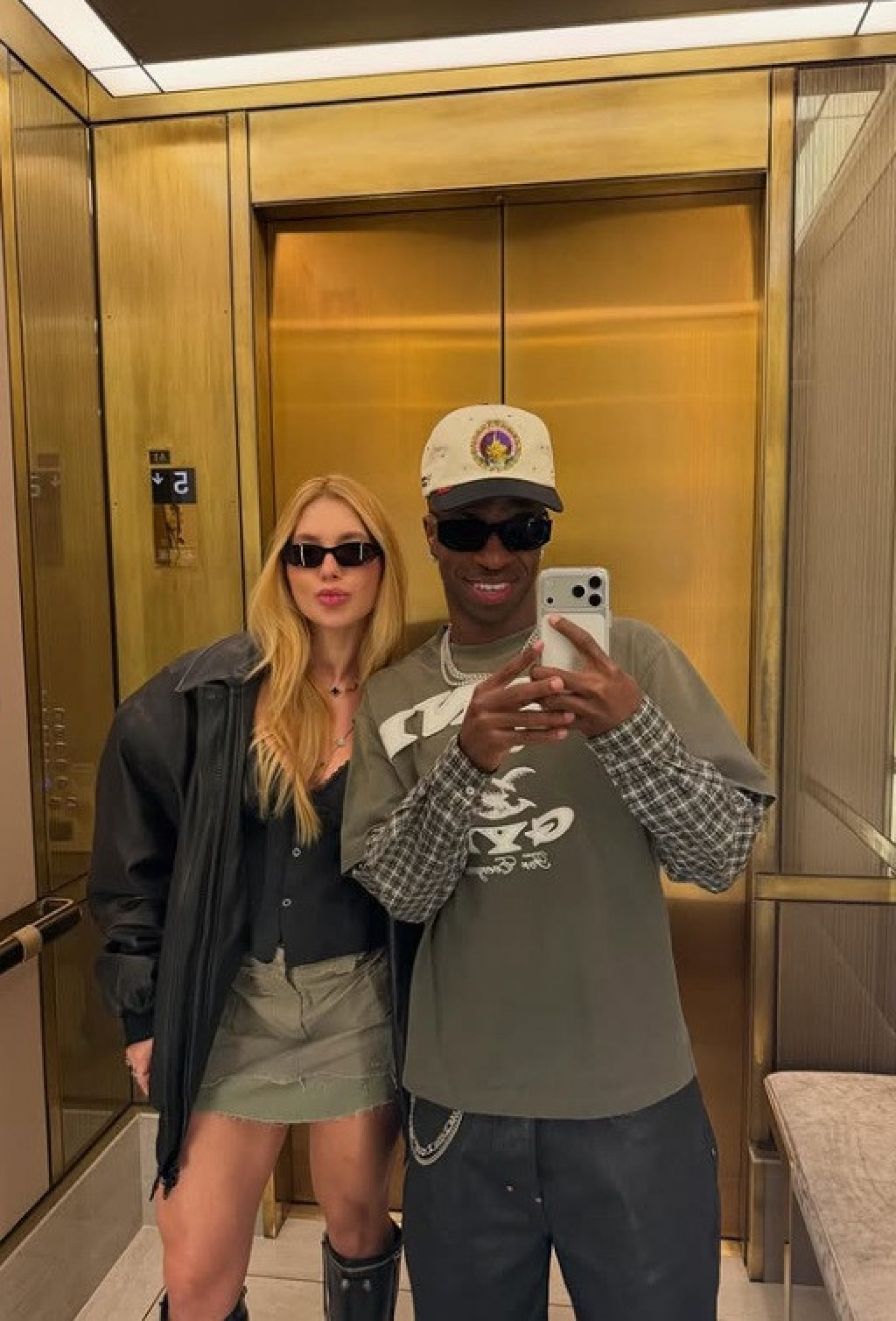 Virginia Fonseca namora o jogador Vini Jr.  - Reprodução/Instagram 