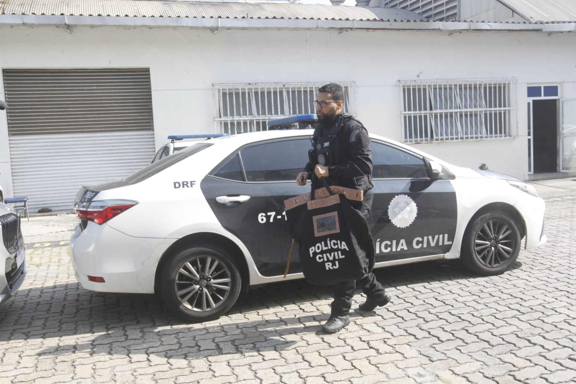 Presos e apreensões foram levados para a Cidade da Polícia, na Zona Norte - Reginaldo Pimenta / Agência O Dia