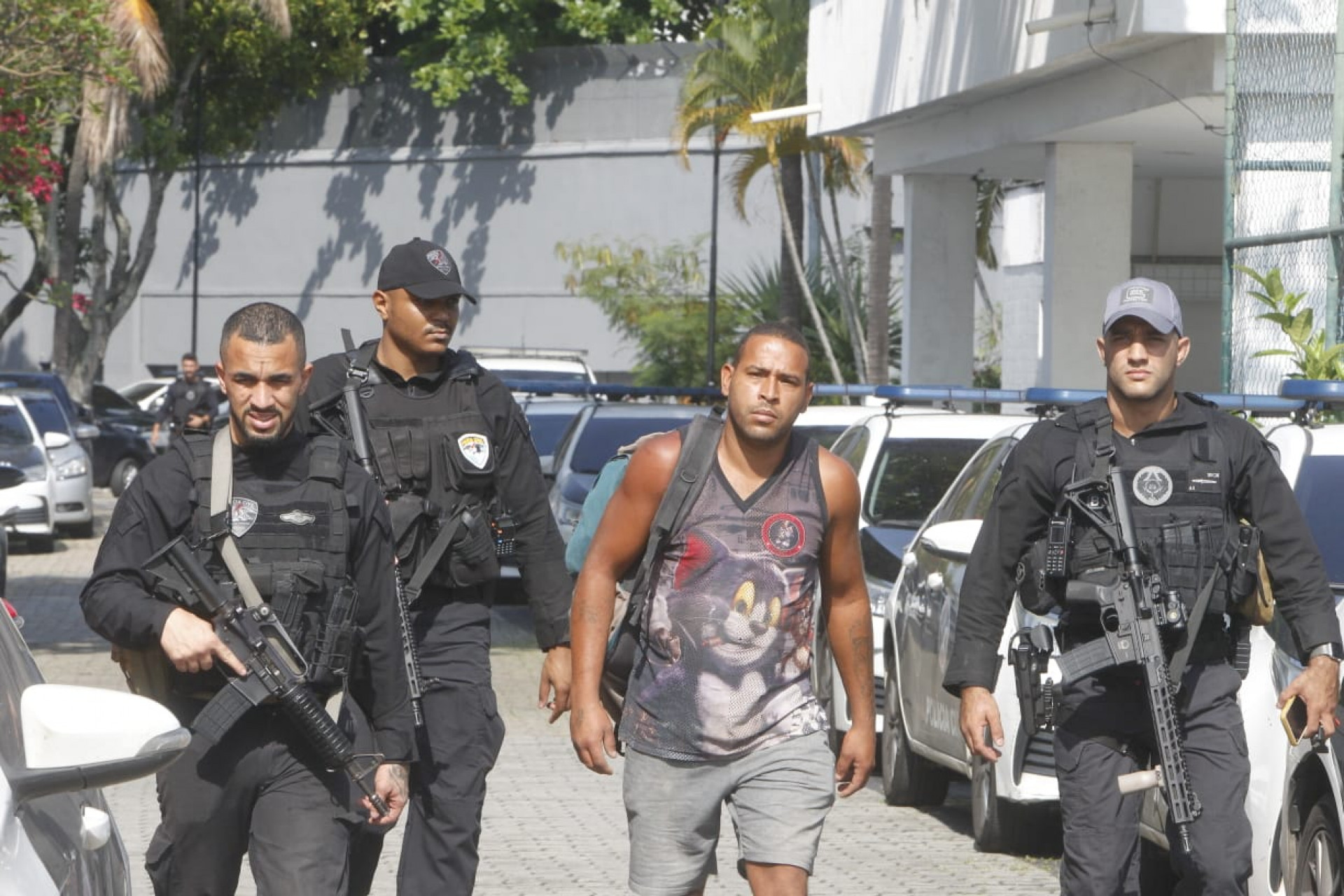 Presos e apreensões foram levados para a Cidade da Polícia, na Zona Norte - Reginaldo Pimenta / Agência O Dia