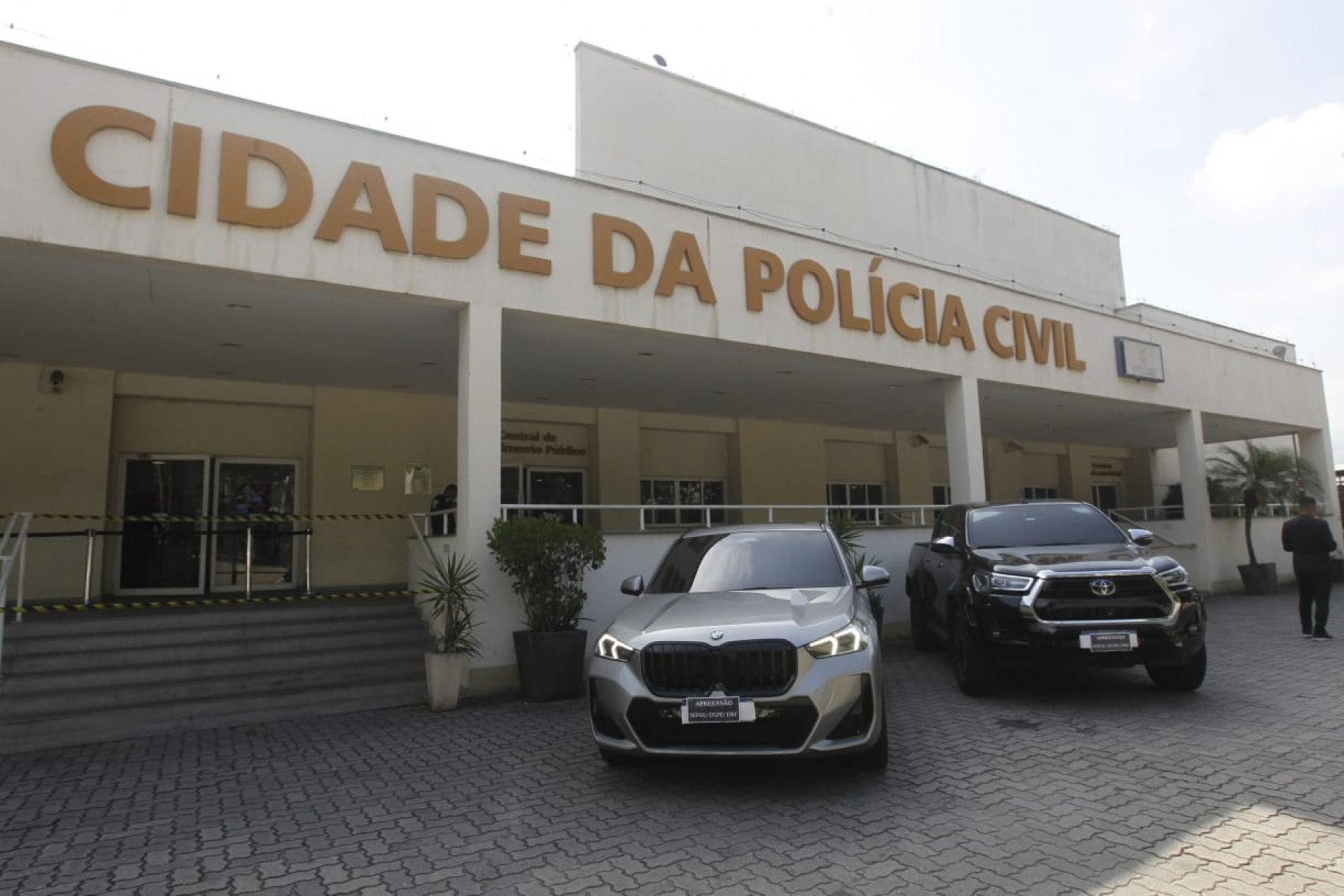 Presos e apreensões foram levados para a Cidade da Polícia, na Zona Norte - Reginaldo Pimenta / Agência O Dia