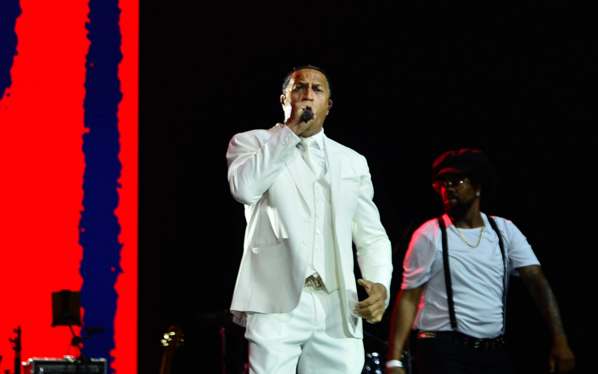 Mano Brown se apresenta no Troféu Raça Negra