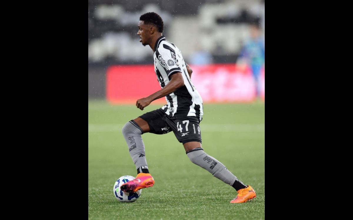 Jeffinho pede desculpas por atuação pelo Botafogo: 'Não foi um dos meus melhores dias' 