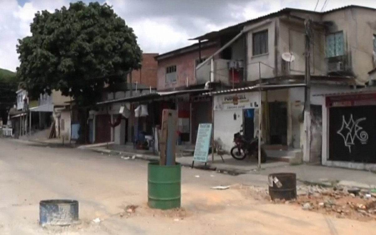 Mototaxista foi levado para a Vila Kennedy ao ser confundido com miliciano