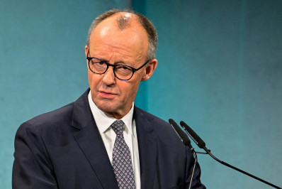 Senado aprova voto de censura contra chanceler alemão após crítica a Belém