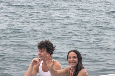 Shawn Mendes reencontra Ivete Sangalo em Salvador e faz passeio de barco