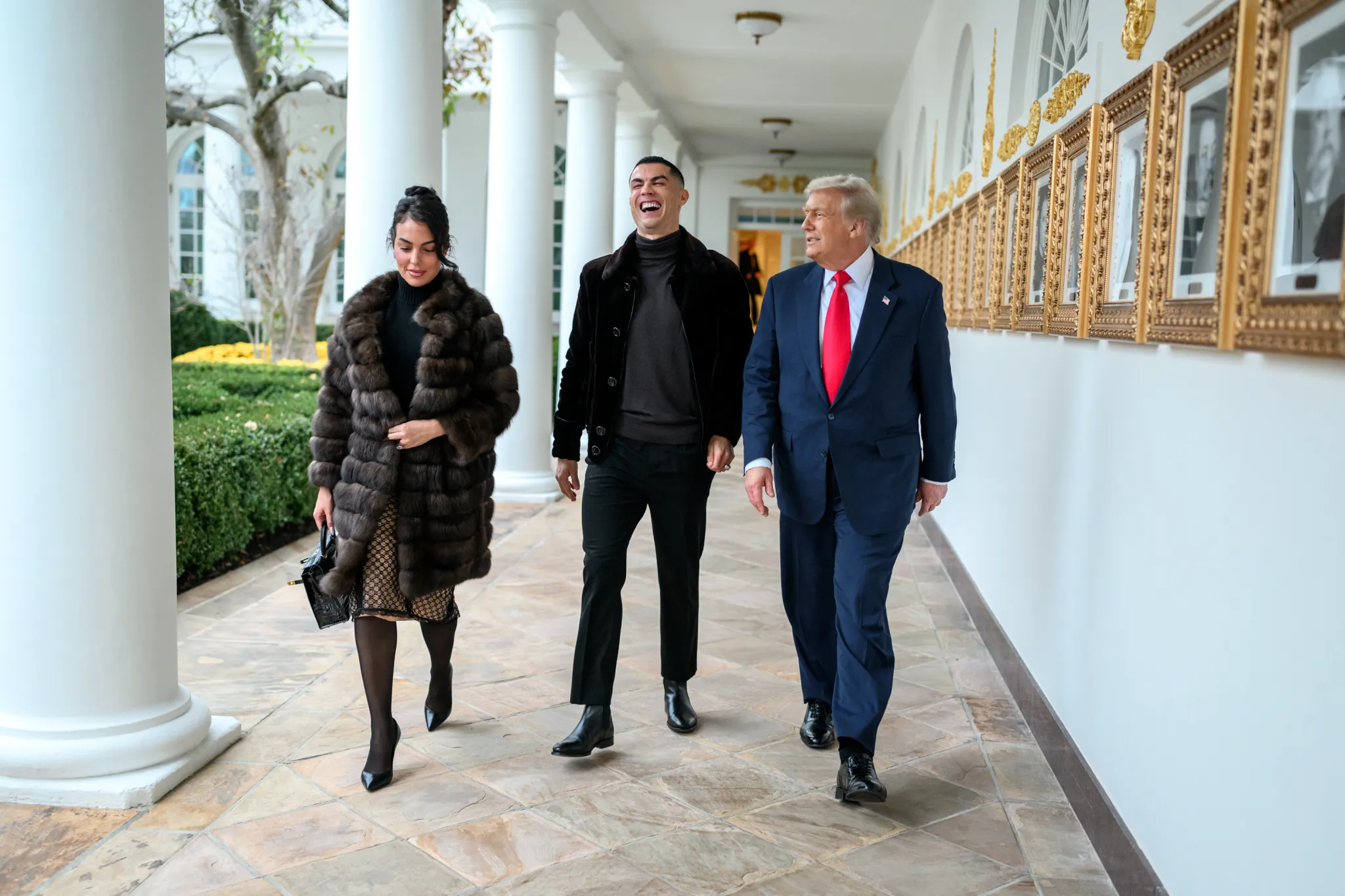Cristiano Ronaldo e sua noiva, Georgina Rodríguez, foram recebidos por Donald Trump na Casa Branca - Divulgação / White House
