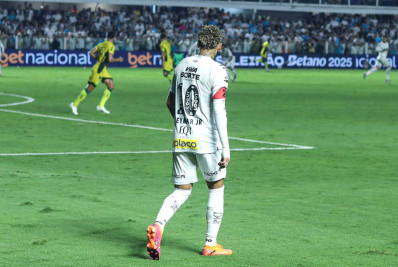 Neymar pede desculpas por pênalti cometido em empate do Santos: 'Só aceitar'