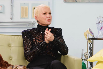 Xuxa revela que adotou a letra X em seus acessórios após ver colegas repetirem seu estilo