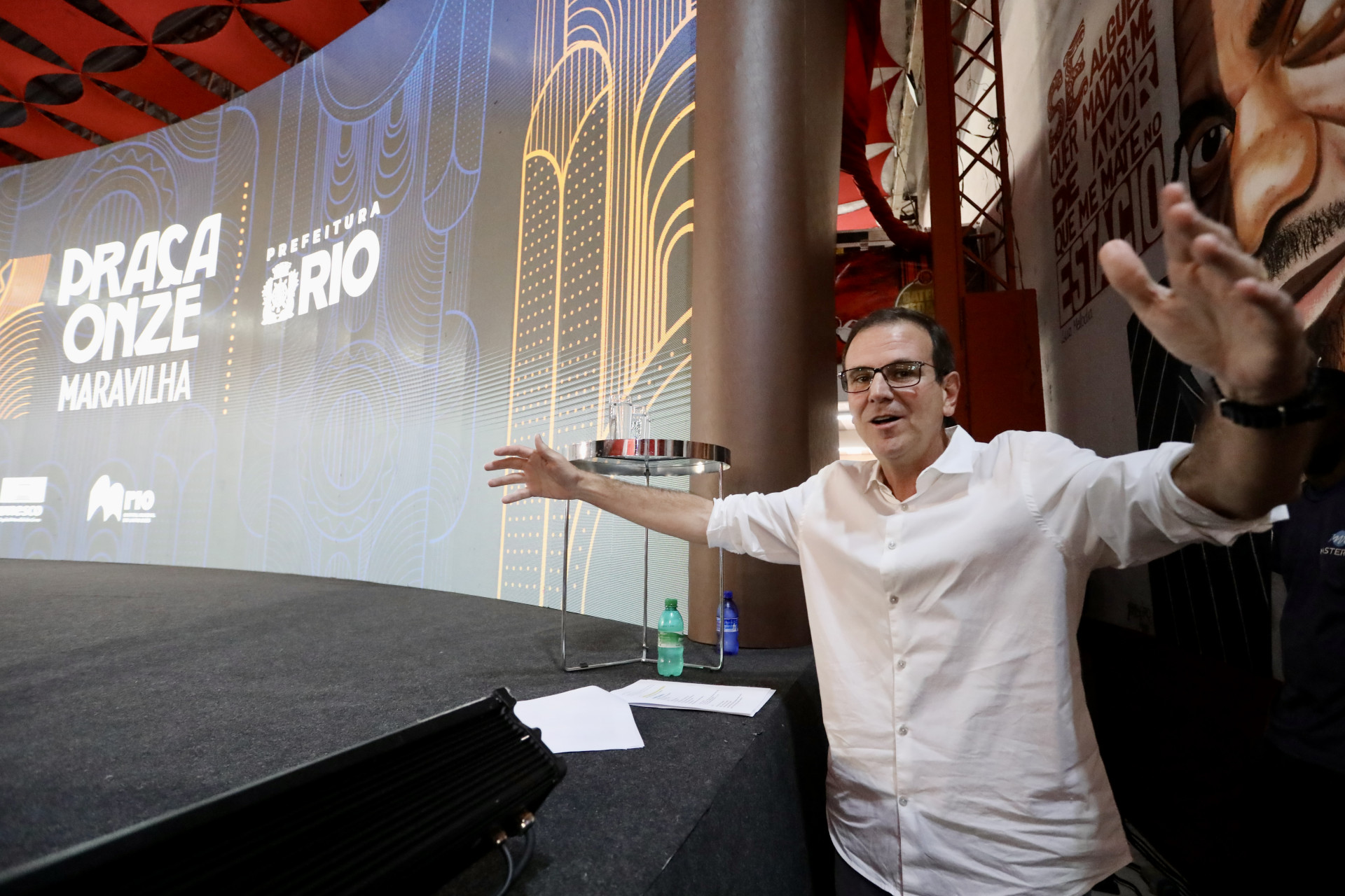 Prefeito Eduardo Paes esteve na cerimônia, na quadra da Estácio de Sá - Divulgação / Prefeitura do Rio