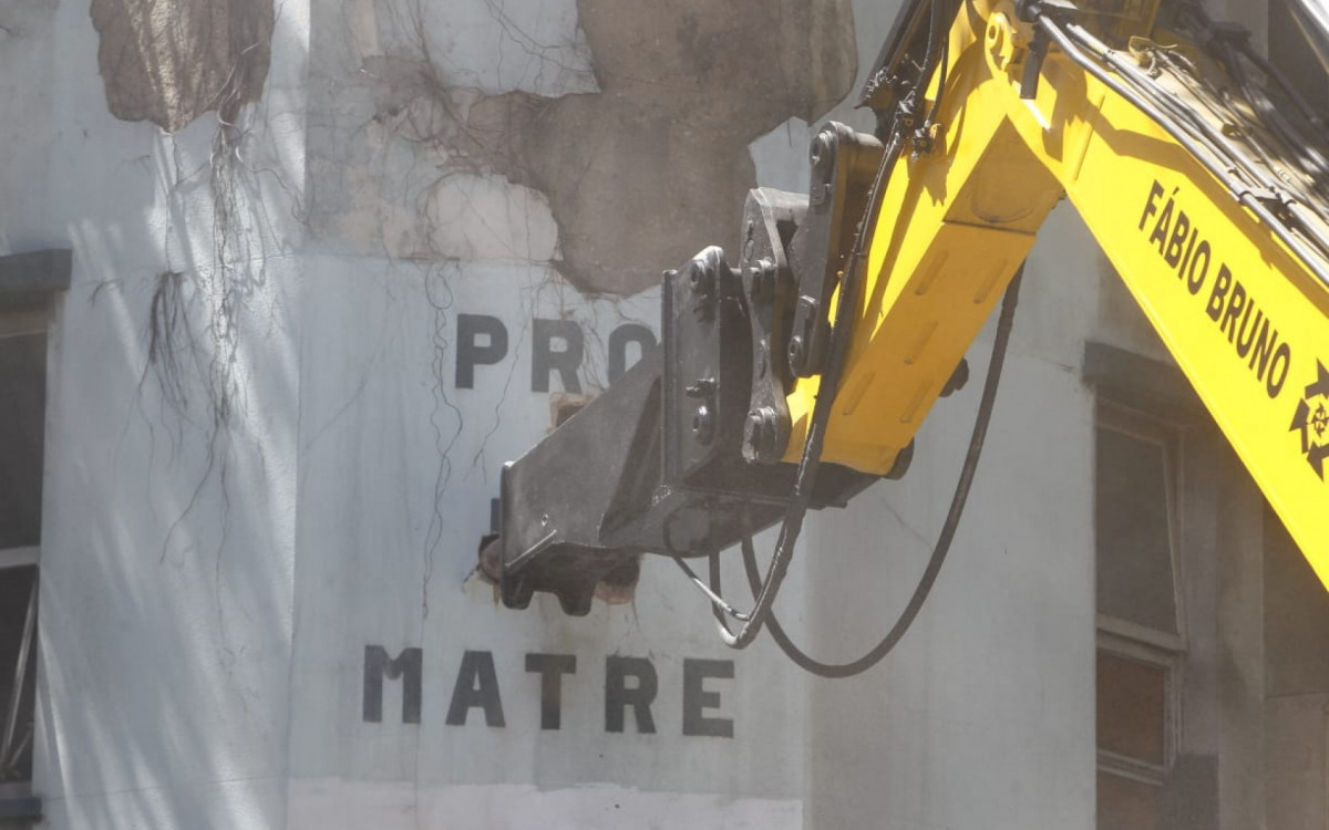 Prefeitura inicia demolição da Pró-Matre para construção do Rio-África - Reginaldo Pimenta/Agência O DIA