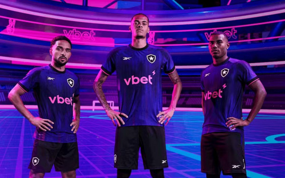 Botafogo terá estreia de novo uniforme contra o Grêmio; veja fotos 