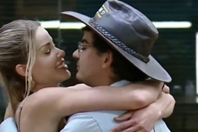 Dudu Camargo e Saory protagonizam beijão em ‘A Fazenda 17’