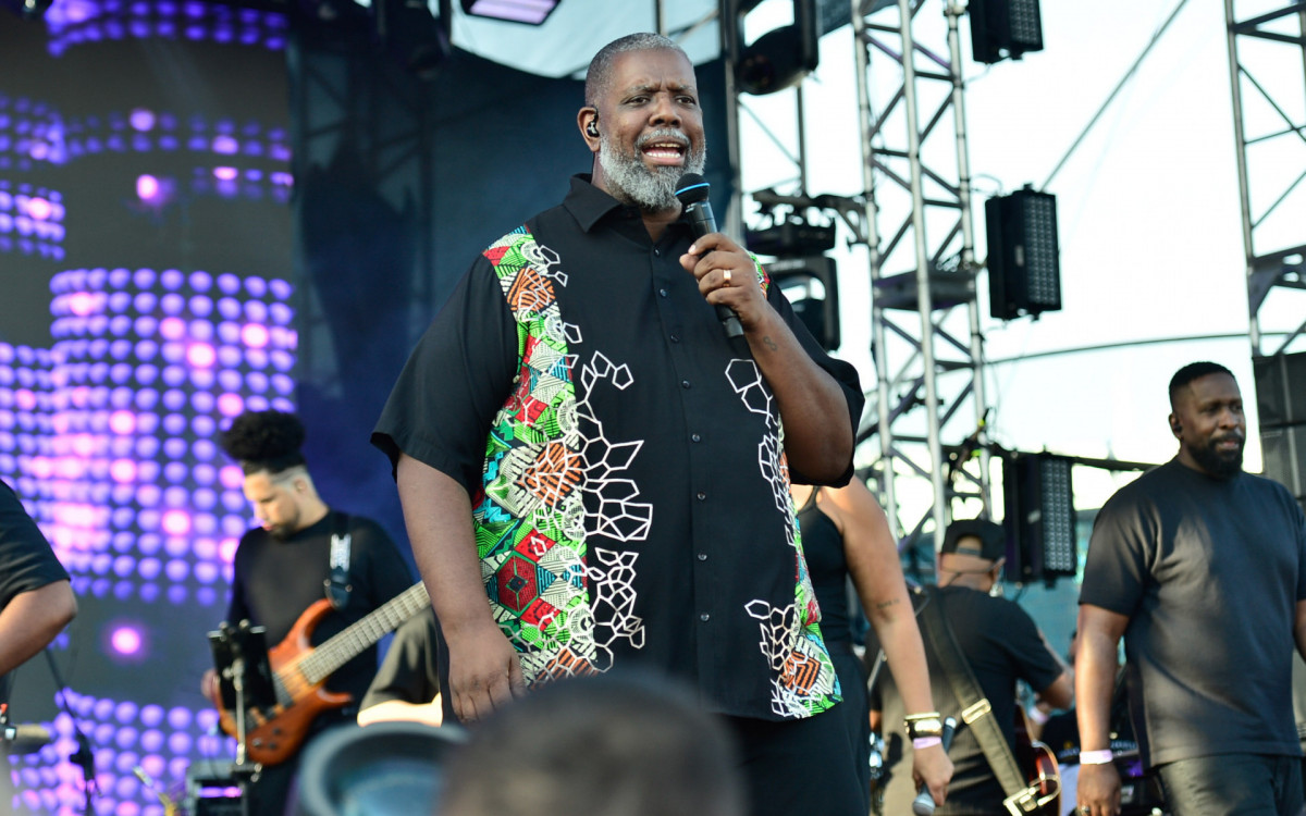 Péricles abre primeiro dia do \'Navio Sorriso Maroto\'