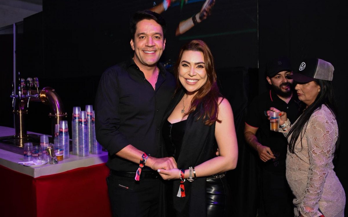 Naiara Azevedo e o marido, Bruno Carneiro, no Caldas Country Festival 2025