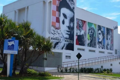 Chapeuzinho toma o palco e emociona Rio das Ostras com dança e fantasia