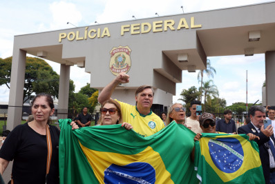 Prisão preventiva pega base bolsonarista dispersa e reúne poucos manifestantes na PF