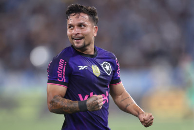 Artur celebra momento e classificação do Botafogo à Libertadores