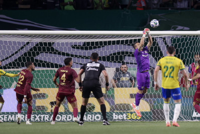 Após sofrer no turno, Flu passa ileso pela pior sequência no returno