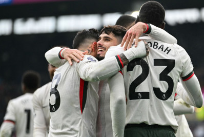 Chelsea supera o Burnley e pressiona Arsenal e City na Premier League