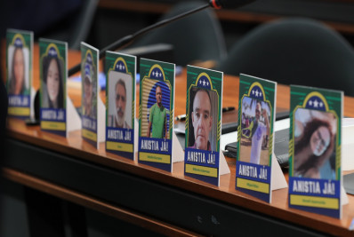 Eduardo Bolsonaro diz que fuga de condenados pelo 8 de Janeiro seria 'justa'