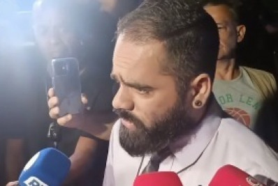 Homem discursa contra Bolsonaro em vigília e é agredido por apoiadores do ex-presidente