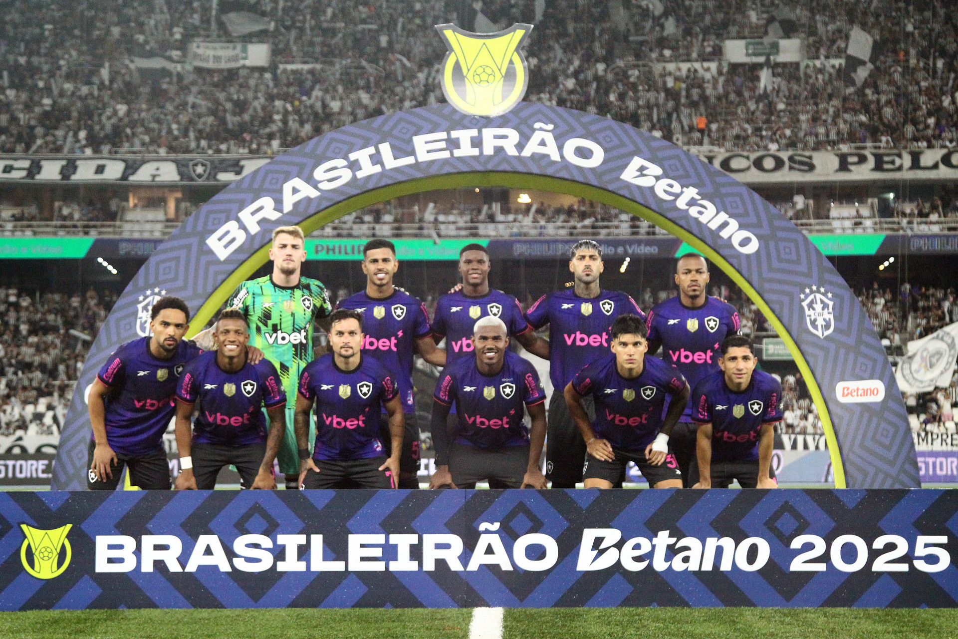 Time titular do Botafogo para enfrentar o Grêmio, no Nilton Santos - Vítor Silva / Botafogo